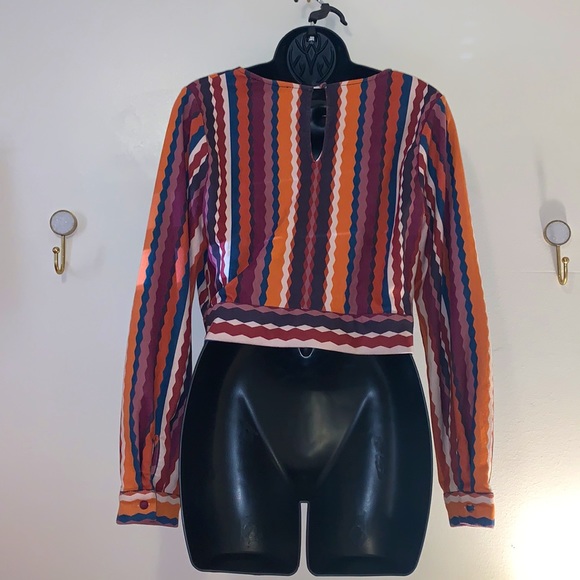 NWOT Flying Tomato Wrap Top - Picture 3 of 7